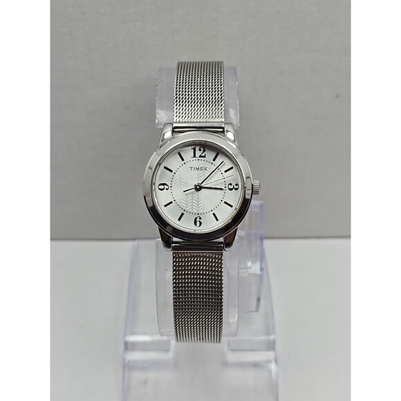 Timex Casey Dress Silver Mesh Womens Quartz Watch New Battery Water Resist WR30M - Picture 1 of 9